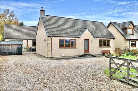 High Street, 5 bedroom Detached Bungalow for sale, £340,000