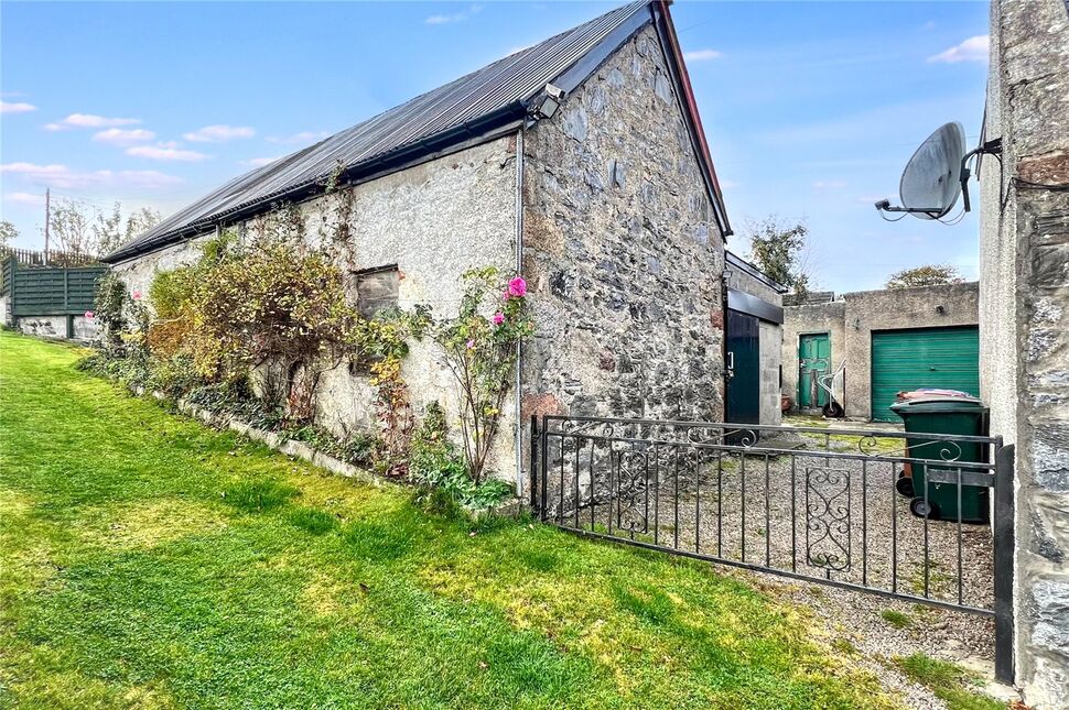 Garage / Outbuilding