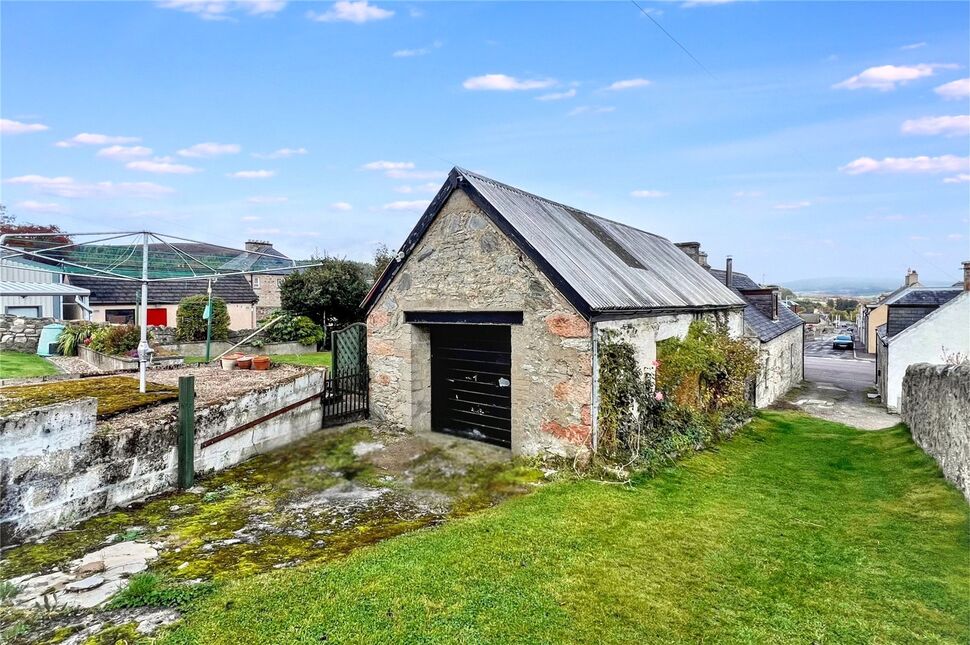Garage / Outbuilding