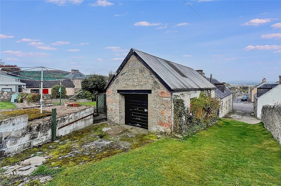 Garage / Outbuilding