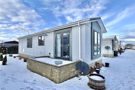 Ashgrove Park, 2 bedroom Detached Bungalow for sale, &pound;85,000