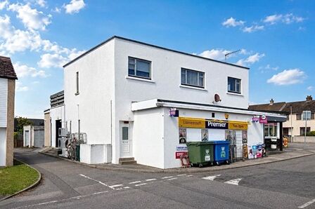3 bedroom Flat for sale