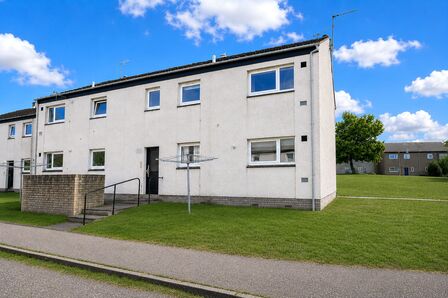 Tomail Place, 1 bedroom Flat for sale, &pound;75,000