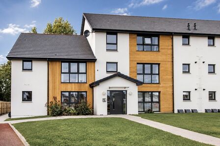 Brander Gardens, 2 bedroom Flat to rent, &pound;700 pcm