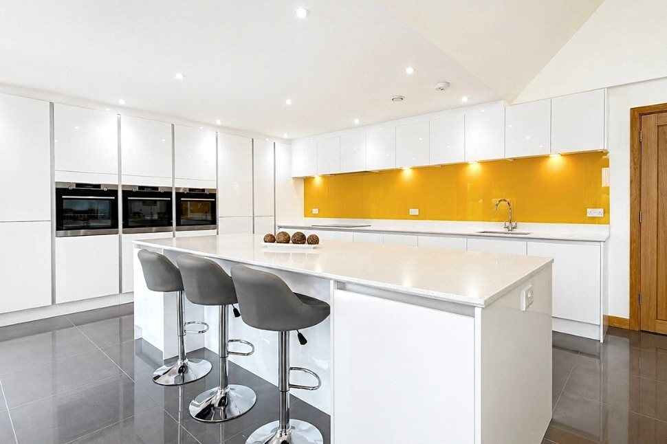 Kitchen Family Room