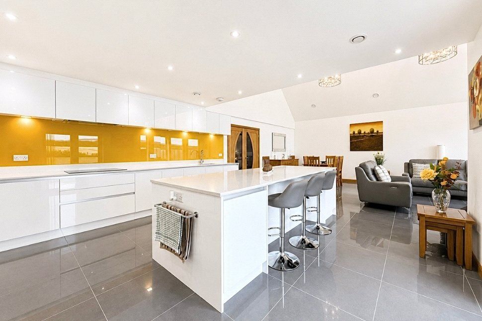 Kitchen Family Room