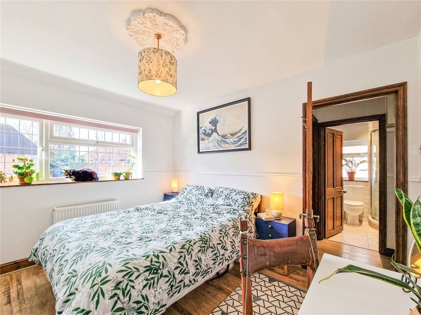2 bedroom Flat for sale, Middle Park Avenue, London, SE9 £325,000
