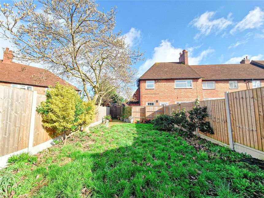 2 bedroom Flat for sale, Middle Park Avenue, London, SE9 £325,000