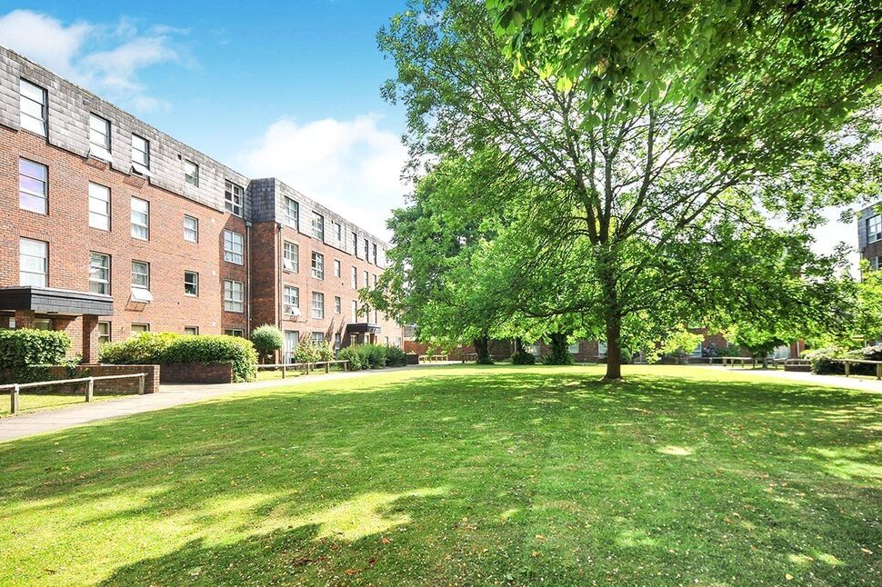 Main image of 2 bedroom Flat to rent, Marlowe Gardens, London, SE9