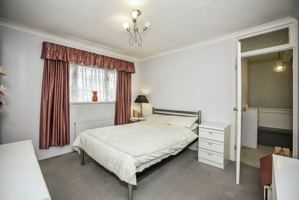 3 bedroom Mid Terrace House for sale, William Barefoot Drive, London