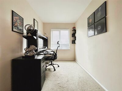 Pullman Place, 2 bedroom  Flat for sale, £300,000