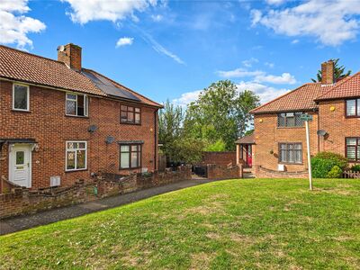 Prestbury Square, 3 bedroom Mid Terrace House for sale, £375,000