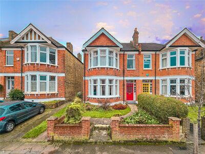 4 bedroom Semi Detached House for sale