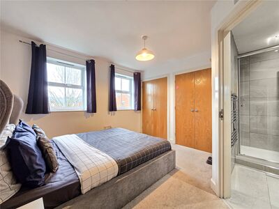 Brook Square, 2 bedroom  Flat for sale, £280,000