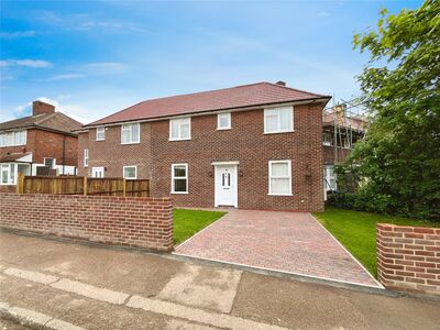 2 bedroom Mid Terrace House for sale
