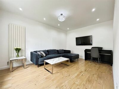 2 bedroom Mid Terrace House for sale