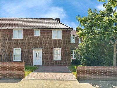 2 bedroom Mid Terrace House for sale