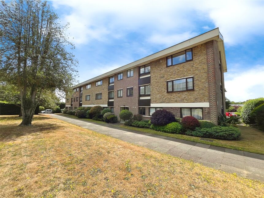 Main image of 2 bedroom Flat for sale, Greenacres, London, SE9