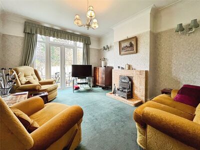 4 bedroom Mid Terrace House for sale