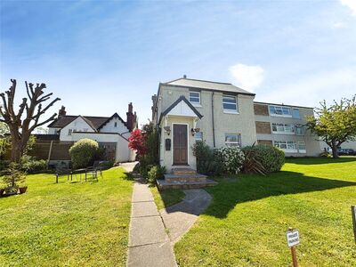 Cedar Mount, 2 bedroom Flat for sale, &pound;300,000