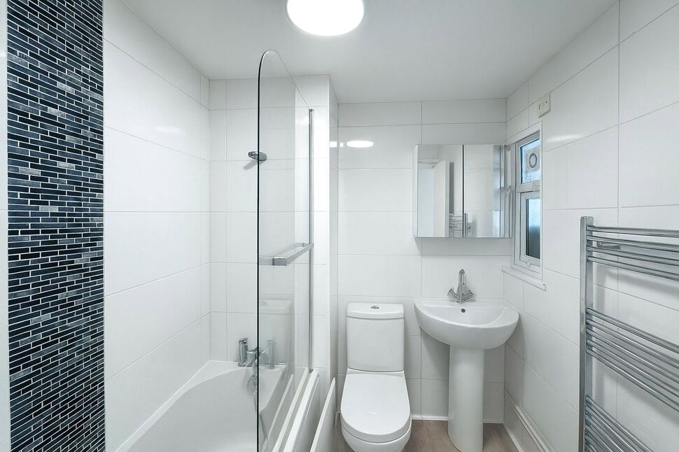 Main image of 1 bedroom  Flat to rent, Middle Park Avenue, London, SE9