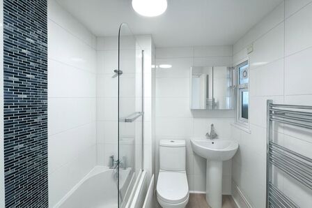 Middle Park Avenue, 1 bedroom  Flat to rent, £1,400 pcm