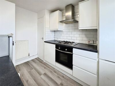 Middle Park Avenue, 1 bedroom  Flat to rent, £1,300 pcm