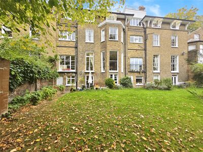 2 bedroom Mid Terrace Flat for sale