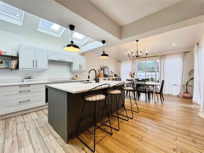 4 bedroom Semi Detached House for sale