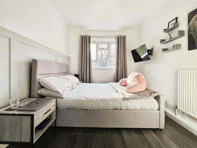 Middle Park Avenue, 1 bedroom Flat for sale, &pound;225,000