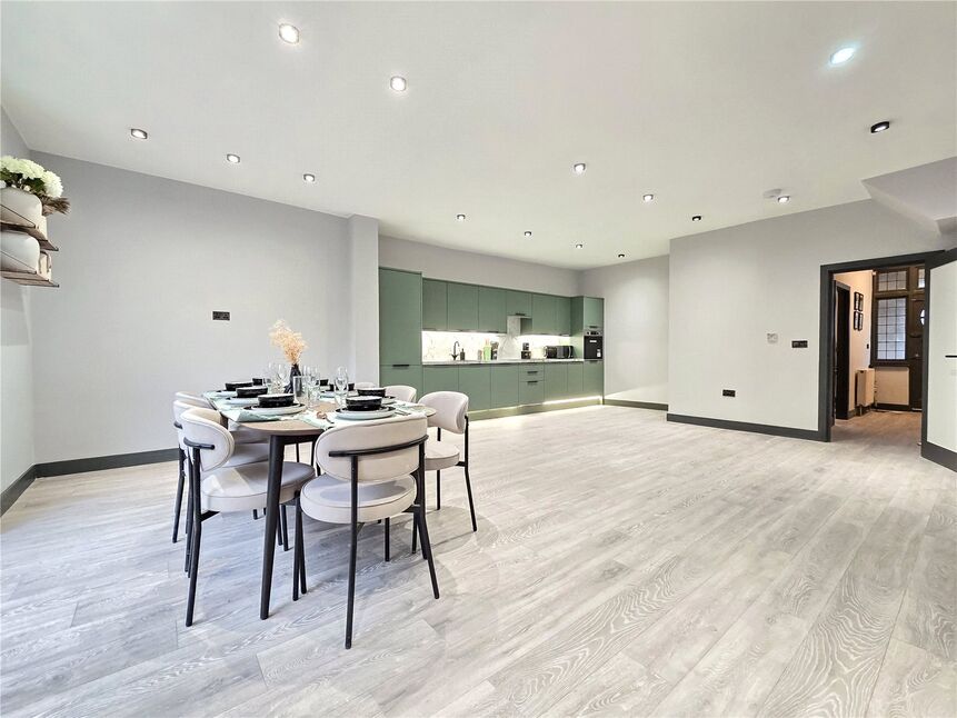 Main image of 4 bedroom Semi Detached House to rent, Dobell Road, Eltham, SE9