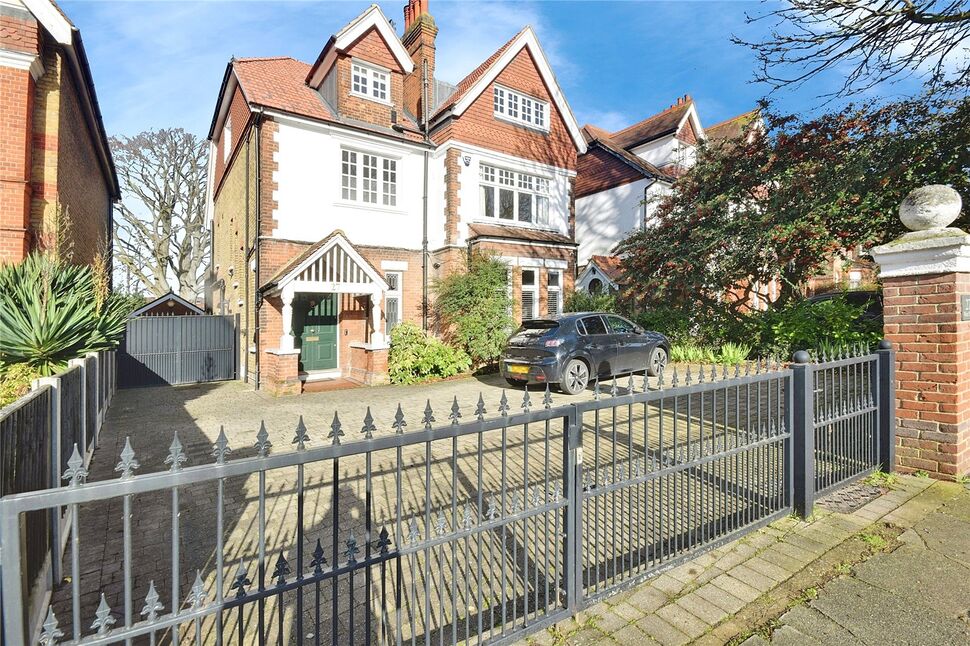Main image of 5 bedroom Detached House for sale, West Park, London, SE9