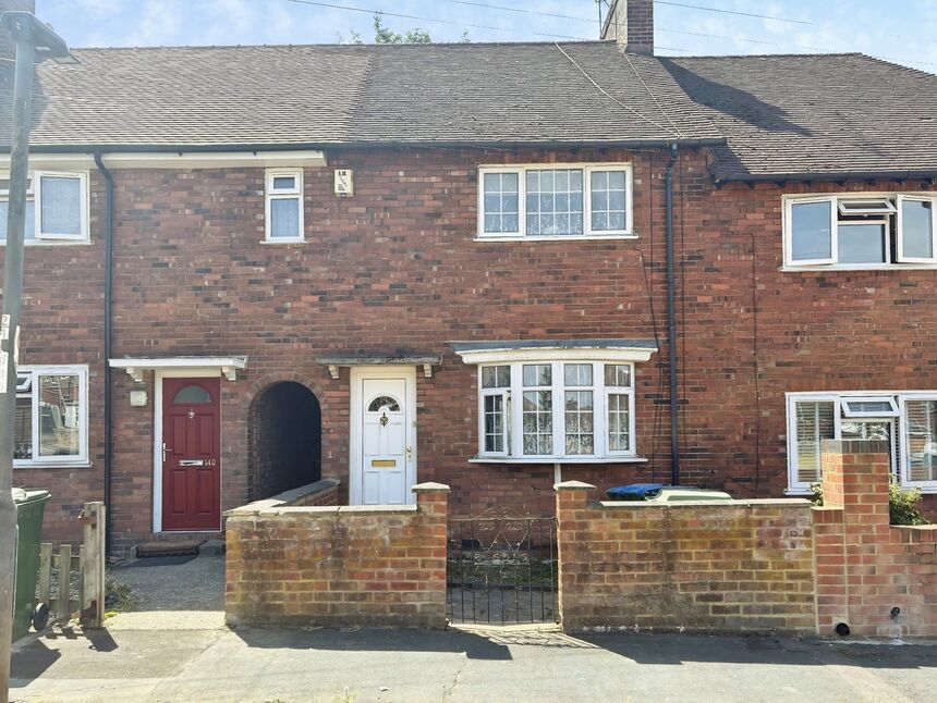 3 bedroom Mid Terrace House for sale