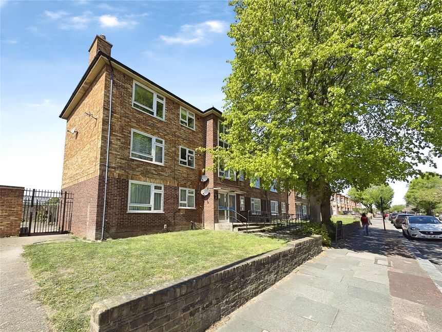 Main image of 1 bedroom Flat for sale, Westmount Road, London, SE9