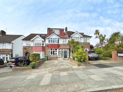 5 bedroom Mid Terrace House for sale