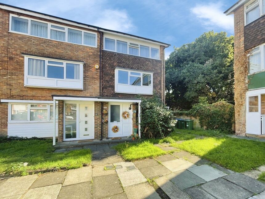 Main image of 2 bedroom Flat for sale, Oakways, London, SE9