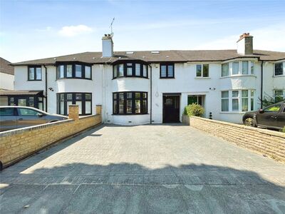 Avery Hill Road, 4 bedroom Mid Terrace House for sale, &pound;600,000