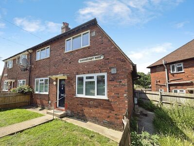 Queenscroft Road, 2 bedroom Flat for sale, &pound;275,000