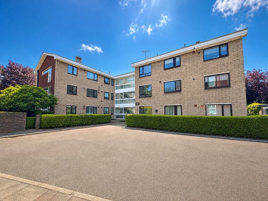 Main image of 2 bedroom Flat for sale, Footscray Road, London, SE9