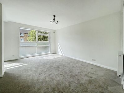 Glenure Road, 1 bedroom Flat to rent, &pound;1,500 pcm