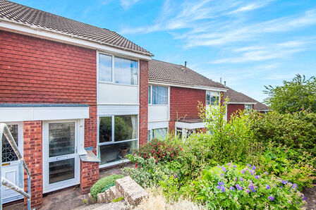 2 bedroom Mid Terrace House to rent