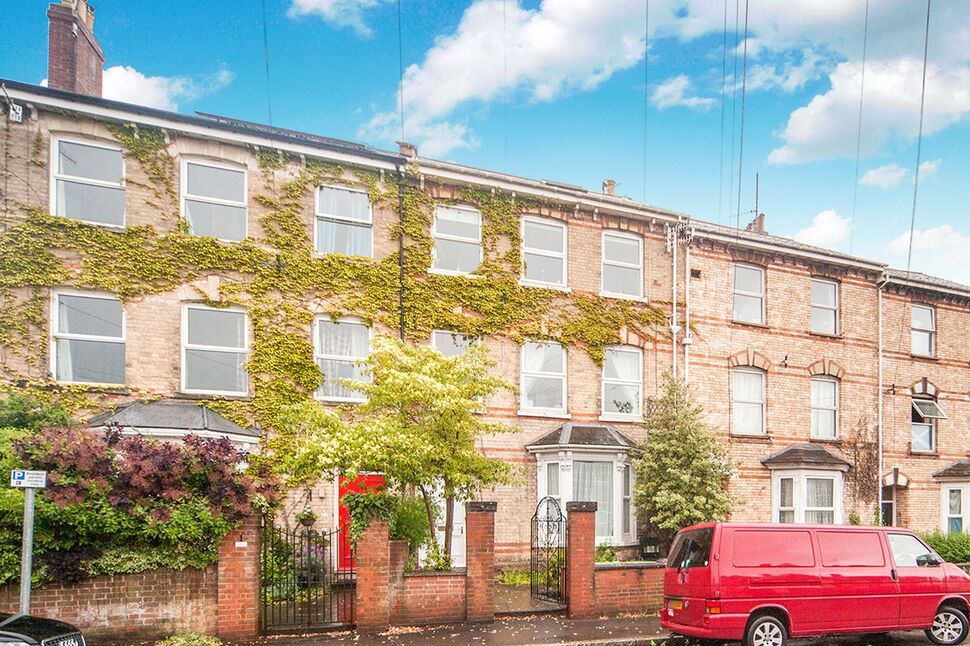 2 bedroom  Flat to rent