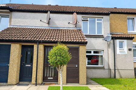 Kingsfield, 1 bedroom Flat to rent, &pound;725 pcm