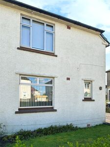 Stark Avenue, 3 bedroom Semi Detached House to rent, £1,050 pcm