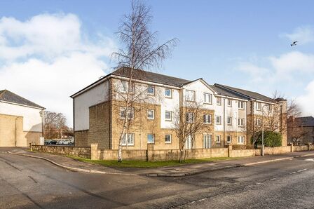 Prestonfield Gardens, 2 bedroom  Flat to rent, £950 pcm