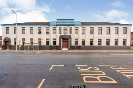 Grahams Road, 1 bedroom Flat to rent, &pound;675 pcm