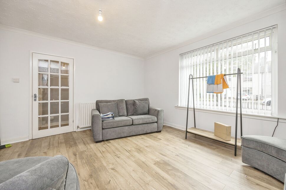 3 bedroom Mid Terrace House for sale, Overton Road, Grangemouth, FK3 £110,000