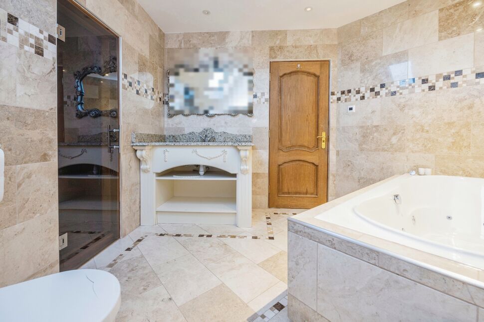 4 bedroom Detached House for sale, Lyoncross, Dennyloanhead, FK4 £445,000