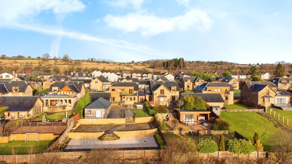 4 bedroom Detached House for sale, Lyoncross, Dennyloanhead, FK4 £445,000