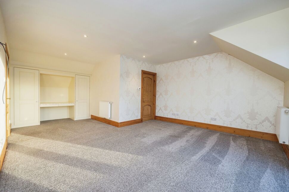 4 bedroom Detached House for sale, Lyoncross, Dennyloanhead, FK4 £445,000